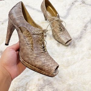 Stuart Weitzman Gold Cream Snake Crocodile Booties Heels Open Toe Laces size 9